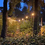 Tiny House Op De Veluwe * 贝克贝亨