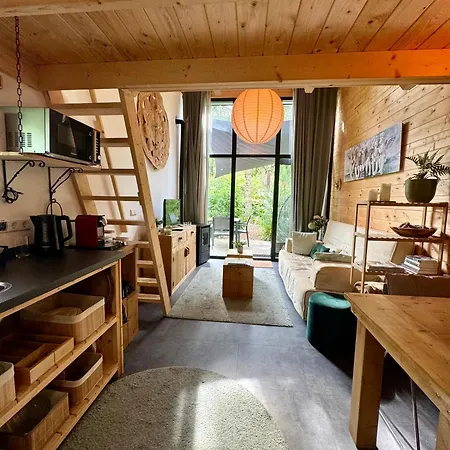 Tiny House Op De Veluwe * 贝克贝亨